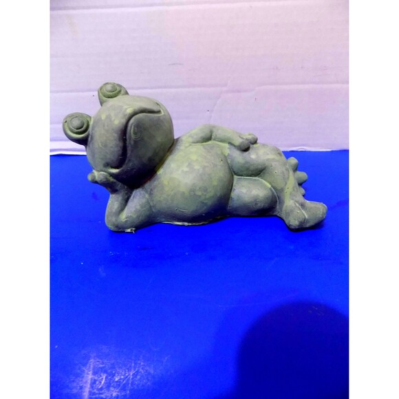 NEW Green Frog Figurine Statue Frogs Plaster Posing - Picture 4 of 4